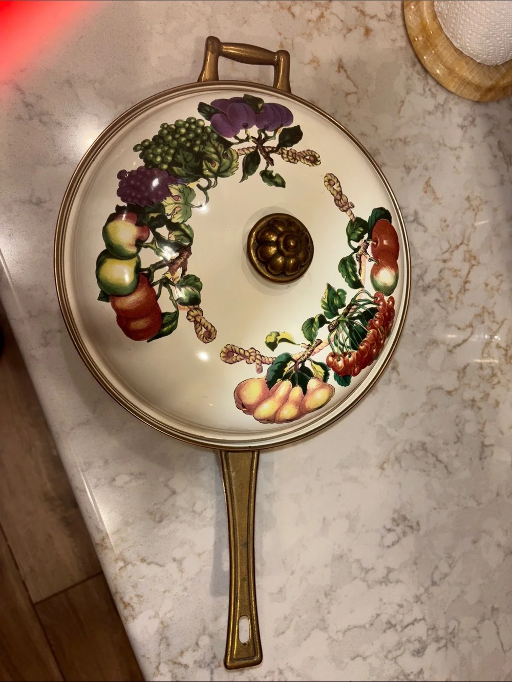 Vintage Tabletops “Kensington Garden Skillet/brass details